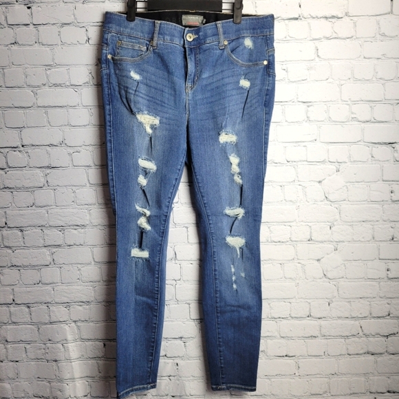 Torrid Distressed Bomshell Skinny Jeans - Picture 1 of 10